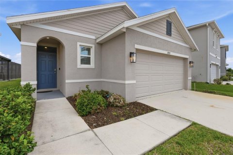 House in Wesley Chapel, Florida 3 bedrooms, 140.84 sq.m. № 2200967
