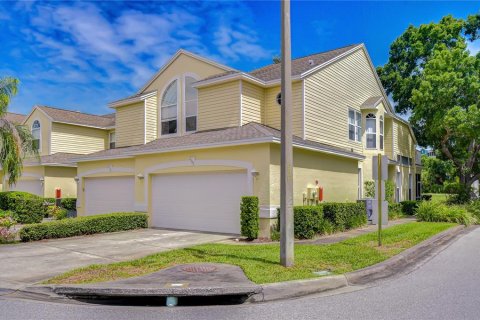 Townhouse in Largo, Florida 4 bedrooms, 170.38 sq.m. № 2166806