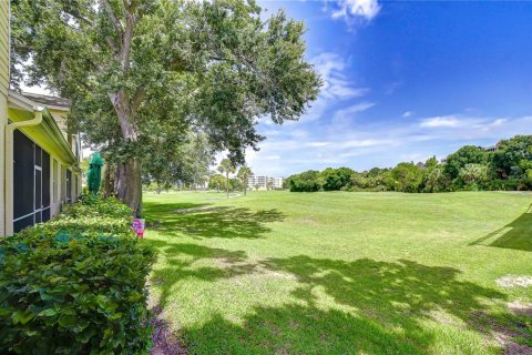 Townhouse in Largo, Florida 4 bedrooms, 170.38 sq.m. № 2166806 - photo 15