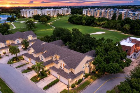 Townhouse in Largo, Florida 4 bedrooms, 170.38 sq.m. № 2166806 - photo 2
