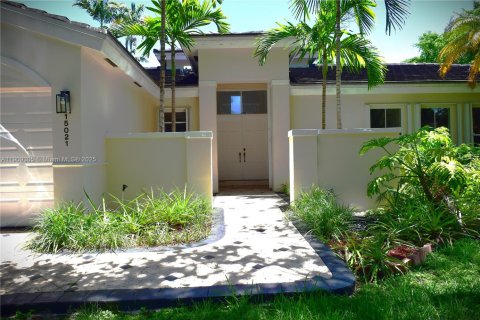 Villa ou maison à vendre à Palmetto Bay, Floride: 4 chambres, 231.33 m2 № 1965548 - photo 2