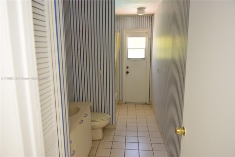 Villa ou maison à vendre à Palmetto Bay, Floride: 4 chambres, 231.33 m2 № 1965548 - photo 25