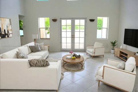 Villa ou maison à vendre à Palmetto Bay, Floride: 4 chambres, 231.33 m2 № 1965548 - photo 5