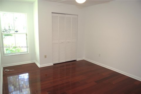 Villa ou maison à vendre à Palmetto Bay, Floride: 4 chambres, 231.33 m2 № 1965548 - photo 17