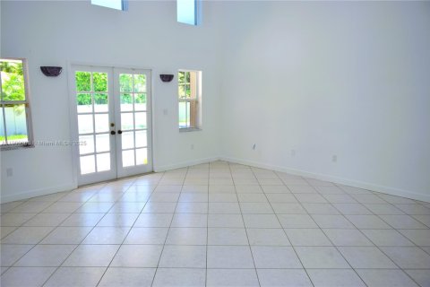 Villa ou maison à vendre à Palmetto Bay, Floride: 4 chambres, 231.33 m2 № 1965548 - photo 7