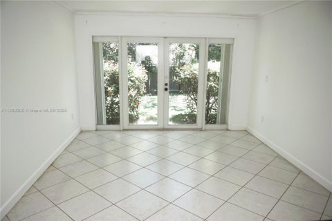 Villa ou maison à vendre à Palmetto Bay, Floride: 4 chambres, 231.33 m2 № 1965548 - photo 10