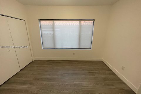 Снять в аренду квартиру в Майами, Флорида 2 спальни, 444.44м2, № 1841061 - фото 8