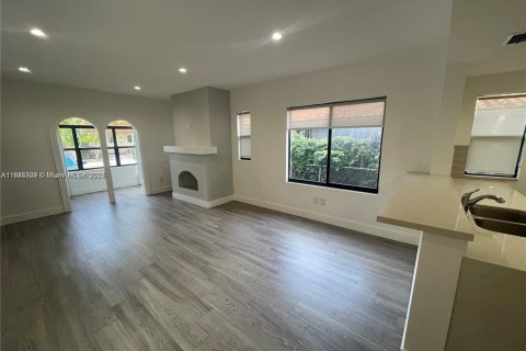 Снять в аренду квартиру в Майами, Флорида 2 спальни, 444.44м2, № 1841061 - фото 3