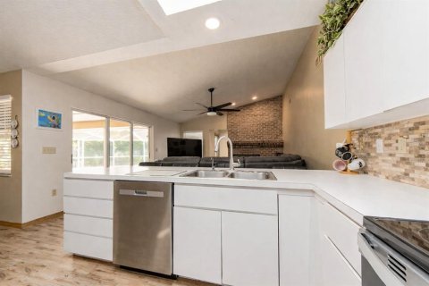 Villa ou maison à vendre à Palm Harbor, Floride: 4 chambres, 241.55 m2 № 2150345 - photo 16
