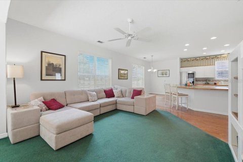 House in Auburndale, Florida 4 bedrooms, 269.42 sq.m. № 2238529 - photo 13