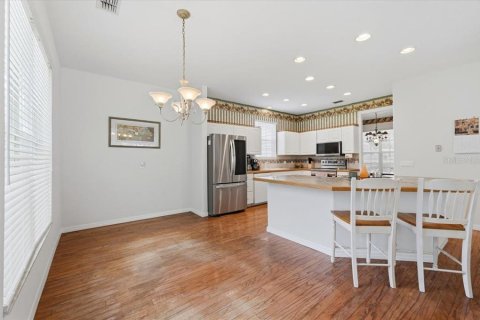 House in Auburndale, Florida 4 bedrooms, 269.42 sq.m. № 2238529 - photo 19