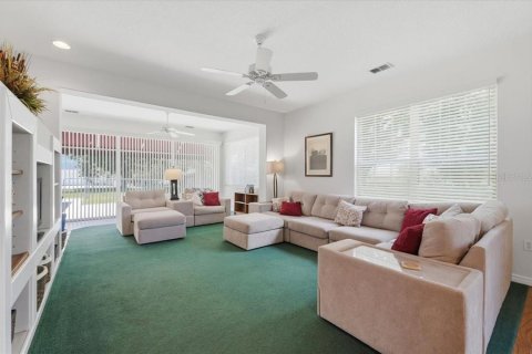 House in Auburndale, Florida 4 bedrooms, 269.42 sq.m. № 2238529 - photo 14