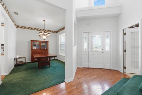 House in Auburndale, Florida 4 bedrooms, 269.42 sq.m. № 2238529 - photo 8
