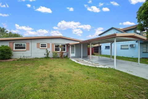 House in Tampa, Florida 3 bedrooms, 87.14 sq.m. № 1908973
