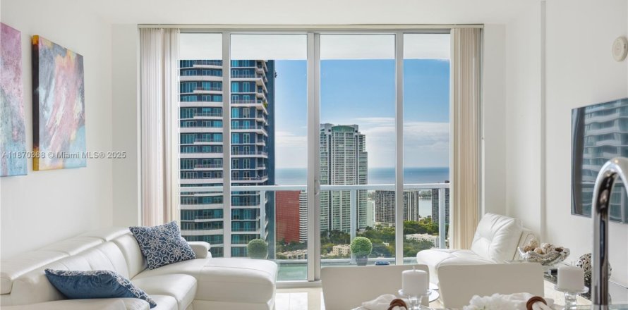 Condo in Miami, Florida, 2 bedrooms № 1895417