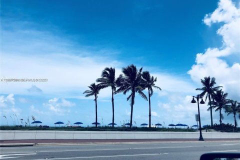 Condominio en venta en Fort Lauderdale, Florida, 1 dormitorio, 31.68 m2 № 2076844 - foto 17