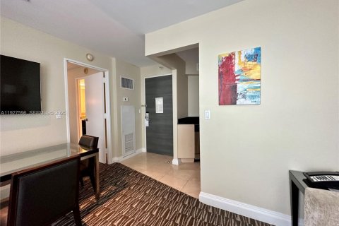 Condominio en venta en Fort Lauderdale, Florida, 1 dormitorio, 31.68 m2 № 2076844 - foto 11