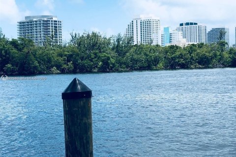Condominio en venta en Fort Lauderdale, Florida, 1 dormitorio, 31.68 m2 № 2076844 - foto 15