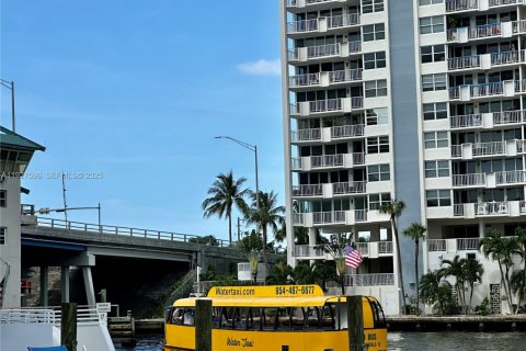 Condominio en venta en Fort Lauderdale, Florida, 1 dormitorio, 31.68 m2 № 2076844 - foto 2