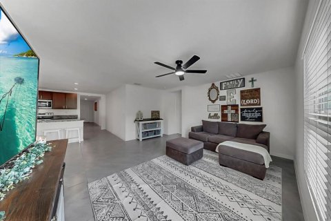 Villa ou maison à vendre à Wimauma, Floride: 4 chambres, 171.5 m2 № 2109943 - photo 9