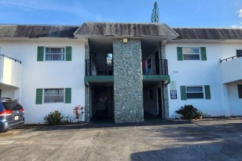 Condo in Pompano Beach, Florida, 2 bedrooms № 2177171