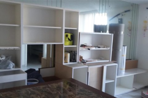 Снять в аренду кондоминиум в Хайалиа Гарденс, Флорида 2 спальни, № 2045896 - фото 3