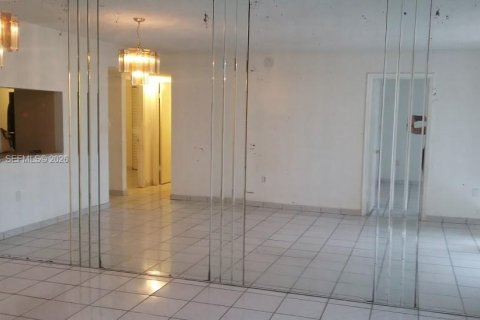 Снять в аренду кондоминиум в Хайалиа Гарденс, Флорида 2 спальни, № 2045896 - фото 6