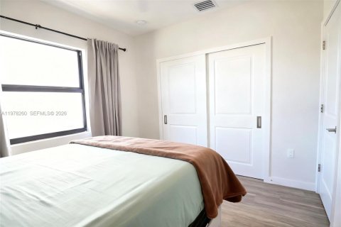 Townhouse in Hallandale Beach, Florida 3 bedrooms, 119.84 sq.m. № 2041889 - photo 16