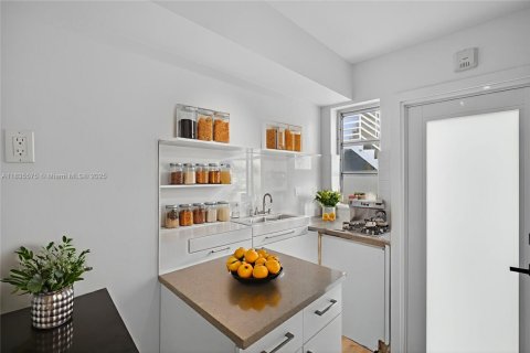 Copropriété à vendre à Miami Beach, Floride: 37.16 m2 № 1818535 - photo 8