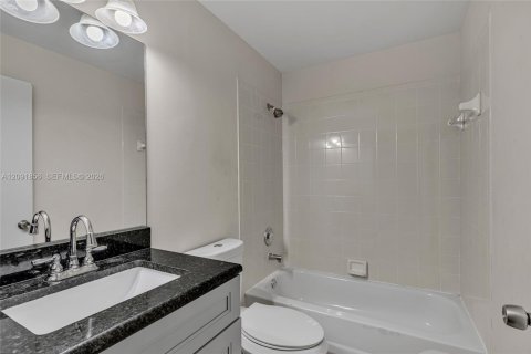 Купить таунхаус в Дейви, Флорида 3 спальни, 153.1м2, № 2376118 - фото 28