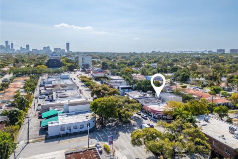 Commercial property in Miami, Florida № 1698528 - photo 7