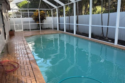 House in Plantation, Florida 4 bedrooms, 185.62 sq.m. № 1891915 - photo 30