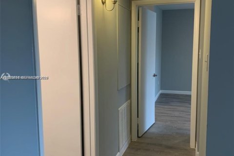 Снять в аренду кондоминиум в Майами, Флорида 2 спальни, 101.54м2, № 2154201 - фото 14