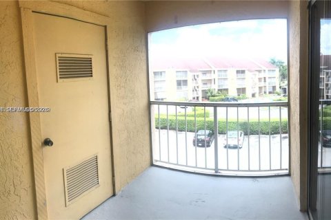 Снять в аренду кондоминиум в Майами, Флорида 2 спальни, 101.54м2, № 2154201 - фото 17