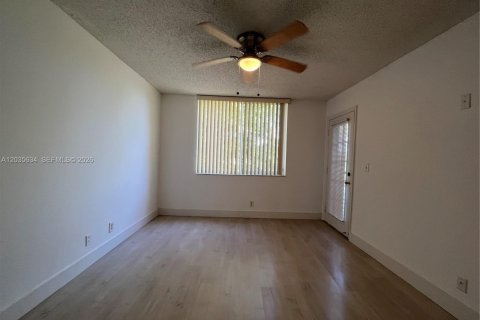 Condo in Pompano Beach, Florida, 3 bedrooms  № 2263691 - photo 10