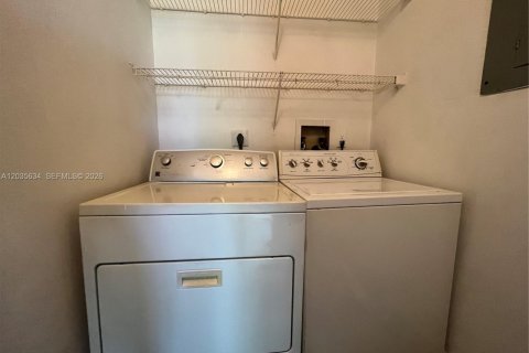 Condo in Pompano Beach, Florida, 3 bedrooms  № 2263691 - photo 14