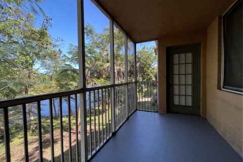 Condo in Pompano Beach, Florida, 3 bedrooms  № 2263691 - photo 15