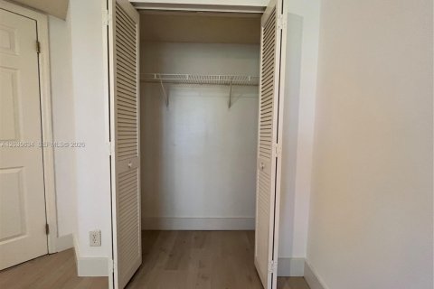Condo in Pompano Beach, Florida, 3 bedrooms  № 2263691 - photo 11