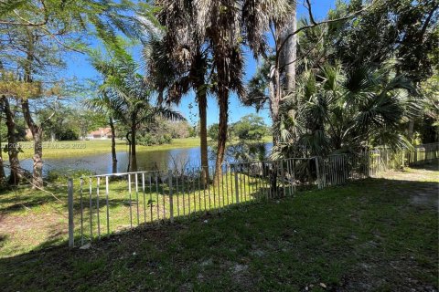 Condo in Pompano Beach, Florida, 3 bedrooms  № 2263691 - photo 18
