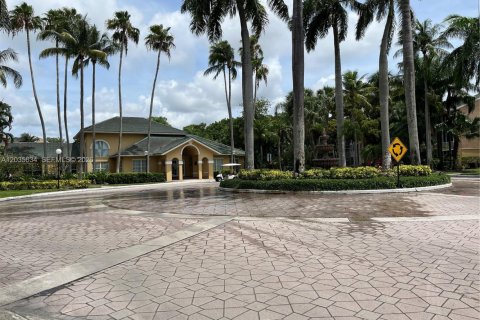 Condo in Pompano Beach, Florida, 3 bedrooms  № 2263691 - photo 23