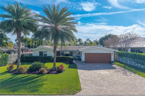 Casa en venta en Lighthouse Point, Florida, 3 dormitorios, 169.45 m2 № 1992266 - foto 1