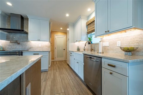 Casa en venta en Lighthouse Point, Florida, 3 dormitorios, 169.45 m2 № 1992266 - foto 22