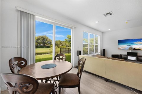 Adosado en venta en Deerfield Beach, Florida, 3 dormitorios, 170.01 m2 № 1891956 - foto 5