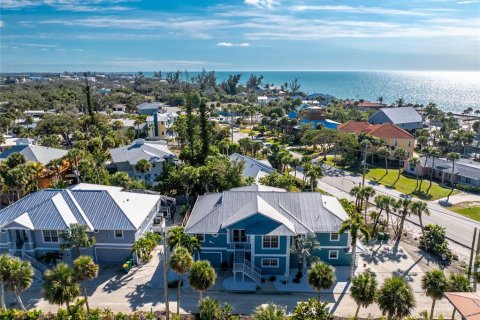 Casa en venta en Englewood, Florida, 5 dormitorios, 341.79 m2 № 2103565 - foto 1