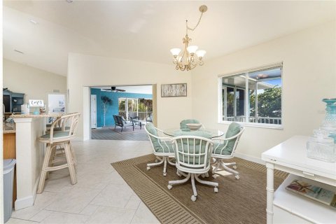 Casa en venta en Englewood, Florida, 5 dormitorios, 341.79 m2 № 2103565 - foto 13