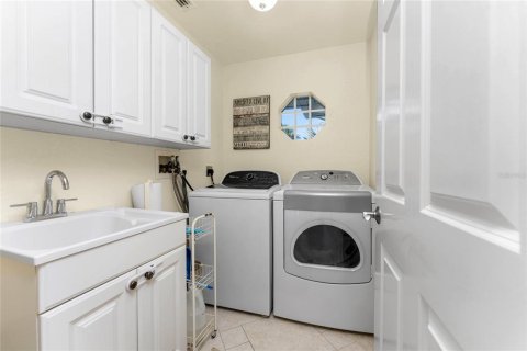 Casa en venta en Englewood, Florida, 5 dormitorios, 341.79 m2 № 2103565 - foto 28
