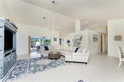 Casa en venta en Englewood, Florida, 5 dormitorios, 341.79 m2 № 2103565 - foto 6