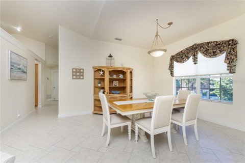 Casa en venta en Englewood, Florida, 5 dormitorios, 341.79 m2 № 2103565 - foto 9
