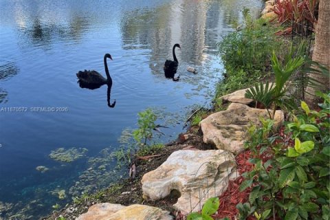 Condo in Aventura, Florida, 2 bedrooms  № 1895656 - photo 17