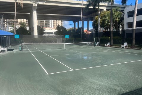 Condo in Aventura, Florida, 2 bedrooms  № 1895656 - photo 13